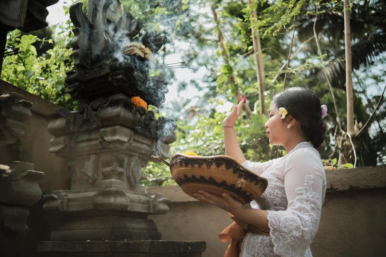 Ratni Ubud Villa Indonesia